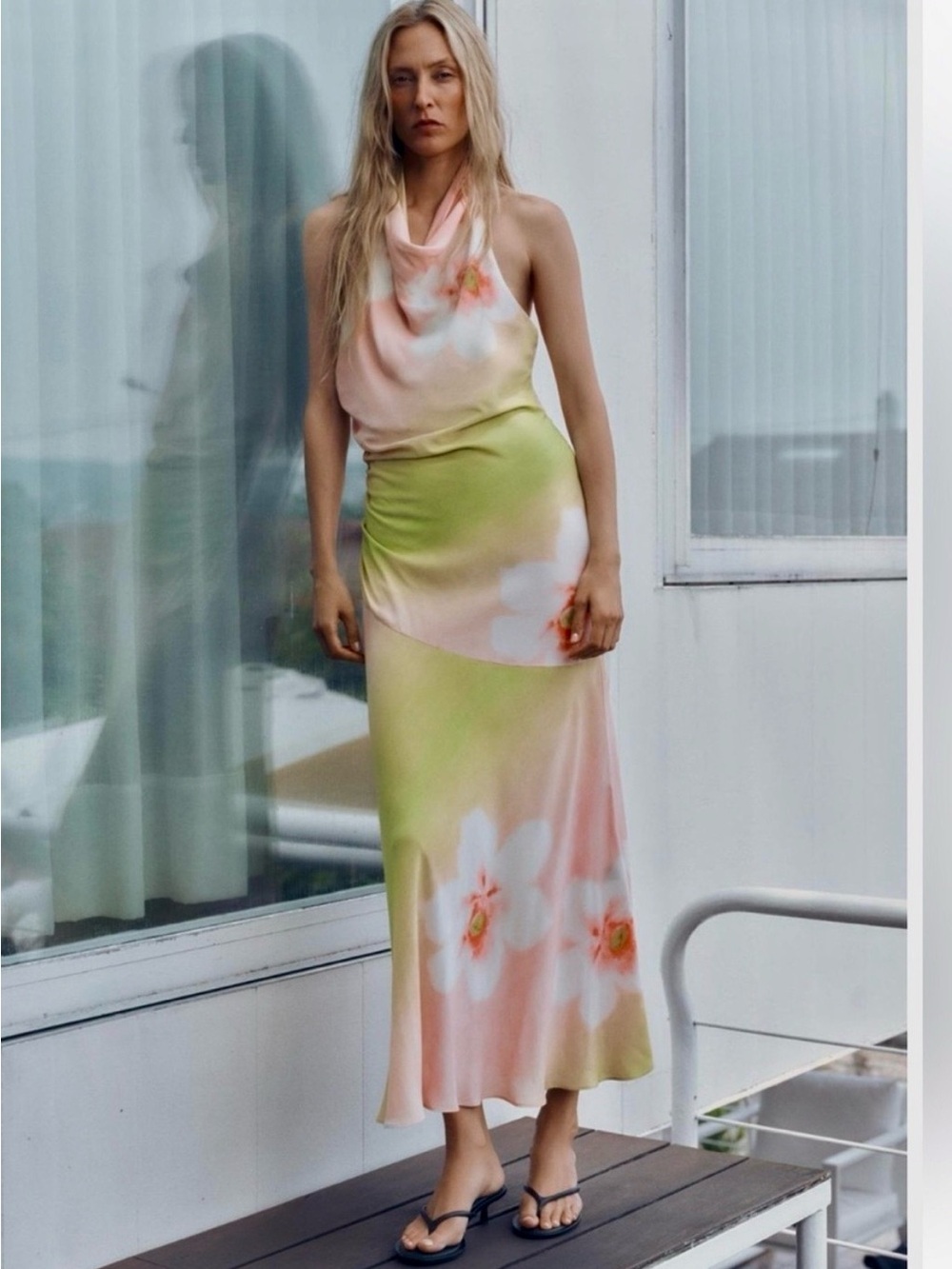 VIRAL ZARA VACATION NEW FLORAL MAXI DRESS SIZE XS
🚨NO DISCOUNT - Picture 8 of 13